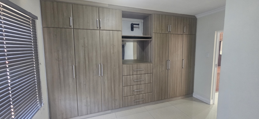 4 Bedroom Property for Sale in Roylglen Gardens Northern Cape